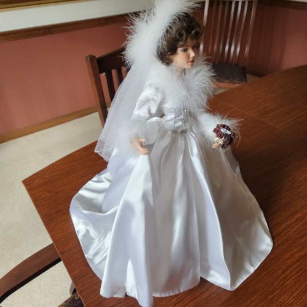 The Ashton-Drake Galleries' "Winter Romance" Porcelain Bride Doll - Picture 4 of 7